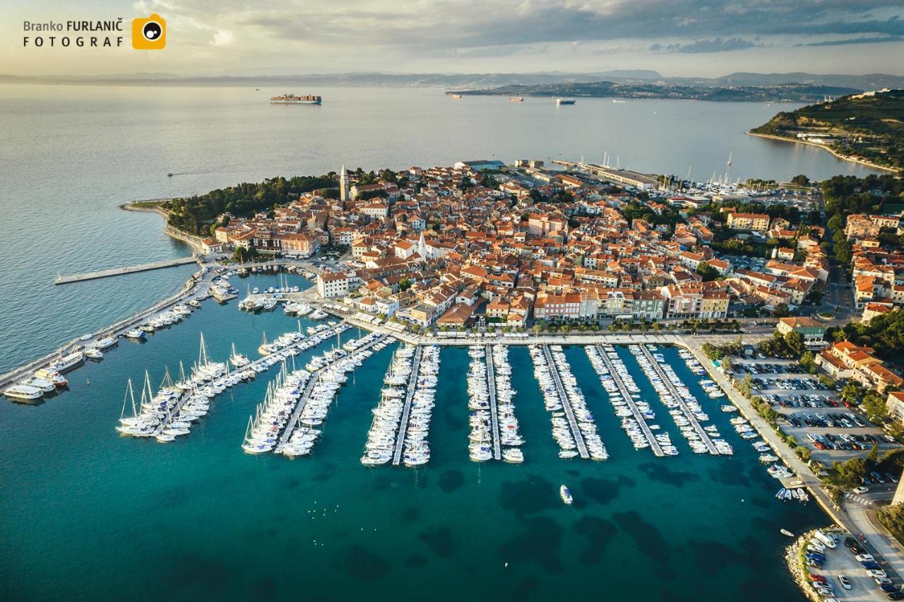 M9 Rooms Izola Bagian luar foto