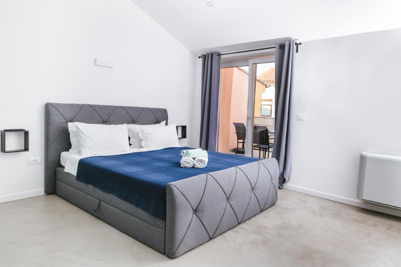 M9 Rooms Izola Bagian luar foto