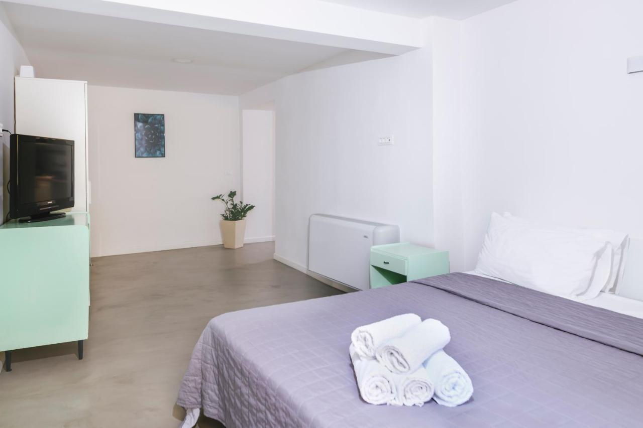 M9 Rooms Izola Bagian luar foto